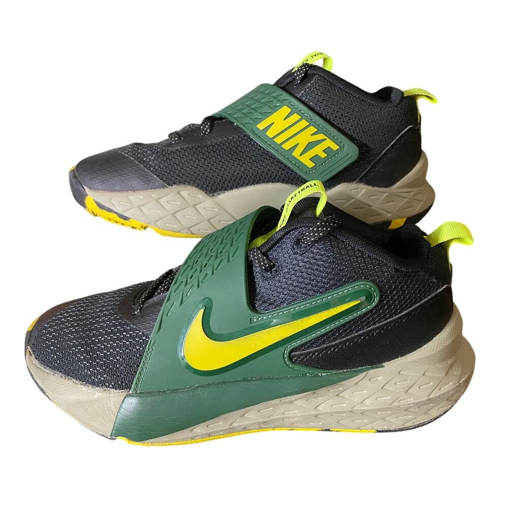 Nike Team Hustle D12 Youth Basketball Shoes HF6279-004 Size 4.5Y